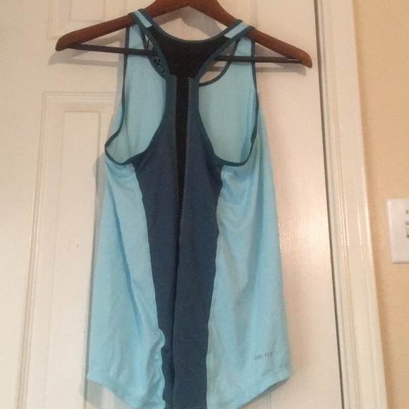 Nike Dri-fit Tank and Short Set - Picture 2 of 4